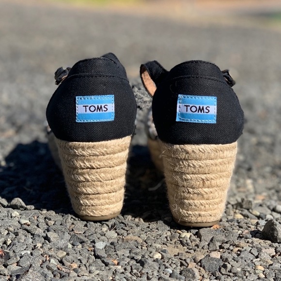 Toms Tribal Espadrille Wedges - Picture 9 of 10